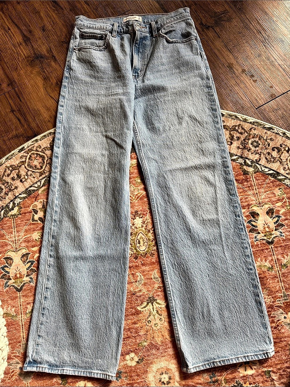 Abercrombie & Fitch The 90s Relaxed Jean High Rise Blue Waist 29